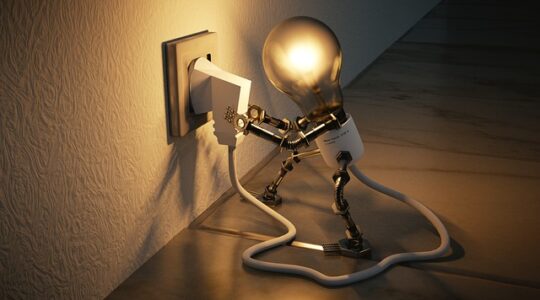 Strategie efficaci per risparmiare sui consumi energetici: la guida definitiva