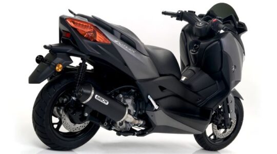 Come sostituire lo scarico della Yamaha X-Max 300: tutto quello che devi sapere